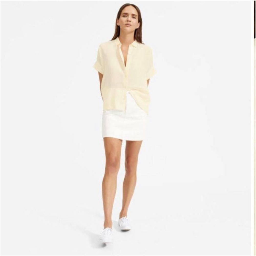 Everlane The Clean Silk Short-Sleeve Square Boxy Shirt Pale Yellow Size 0 NWT - Picture 2 of 15